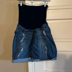 Maternity shorts